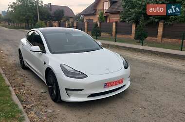 Седан Tesla Model 3 2022 в 
