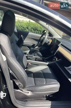 Седан Tesla Model 3 2019 в 