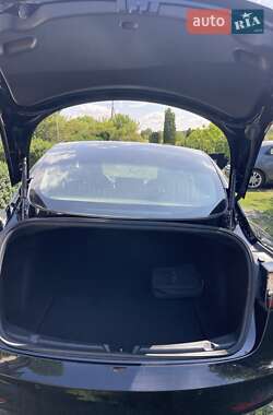 Седан Tesla Model 3 2019 в 