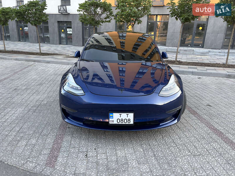 Седан Tesla Model 3 2019 в Запоріжжі