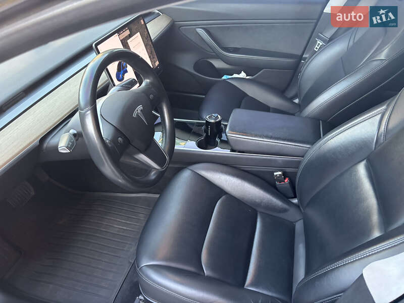 Седан Tesla Model 3 2019 в Запоріжжі