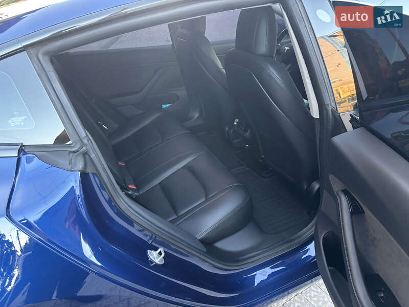 Седан Tesla Model 3 2019 в Запоріжжі