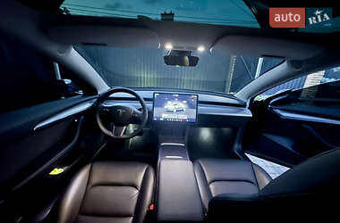 Седан Tesla Model 3 2022 в 
