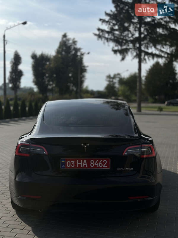 Седан Tesla Model 3 2019 в Луцьку