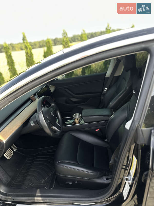Седан Tesla Model 3 2019 в Луцьку