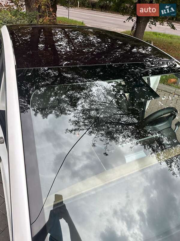 Седан Tesla Model 3 2019 в Львові