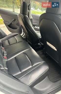 Седан Tesla Model 3 2019 в 