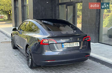 Седан Tesla Model 3 2021 в 