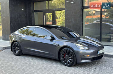 Седан Tesla Model 3 2021 в 