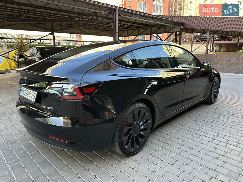 Седан Tesla Model 3 2023 в Одесі