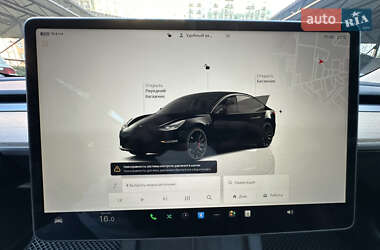 Седан Tesla Model 3 2023 в 