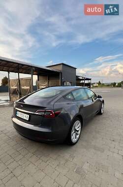 Седан Tesla Model 3 2021 в 