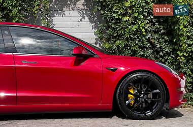 Седан Tesla Model 3 2020 в 