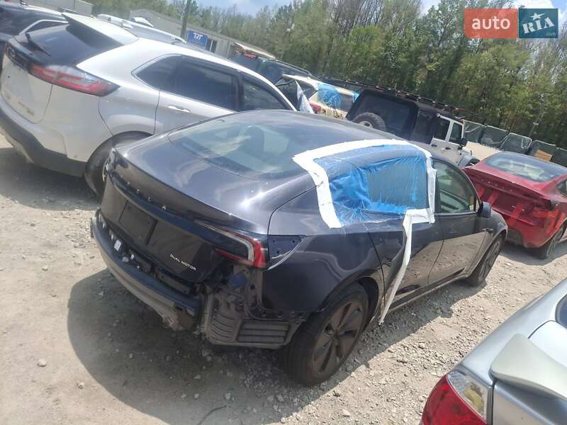 Седан Tesla Model 3 2024 в Киеве