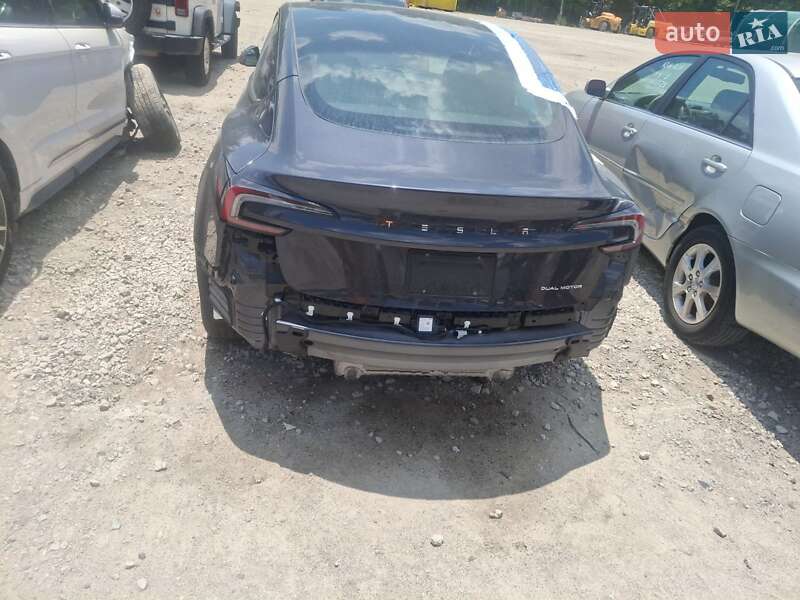 Седан Tesla Model 3 2024 в Киеве