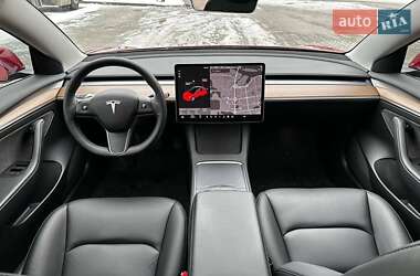 Седан Tesla Model 3 2022 в 