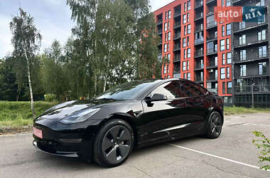 Седан Tesla Model 3 2021 в 