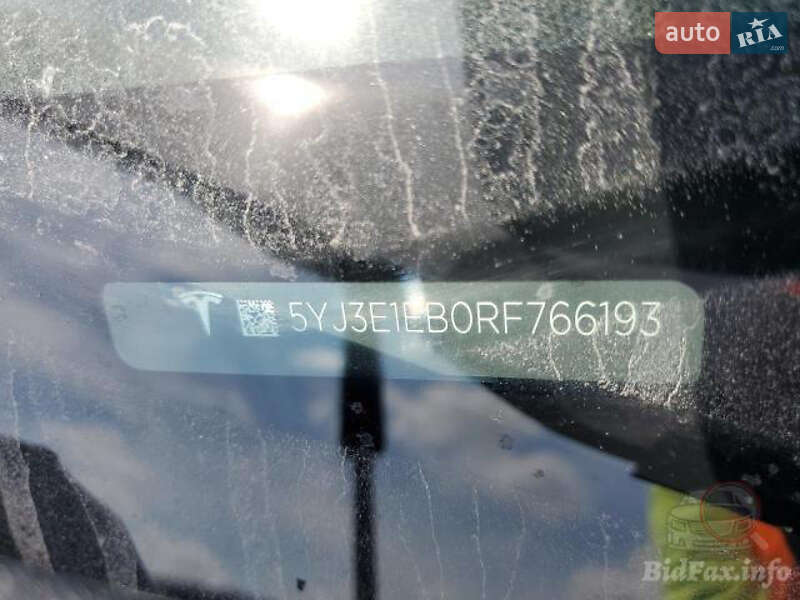 Седан Tesla Model 3 2024 в Самборе