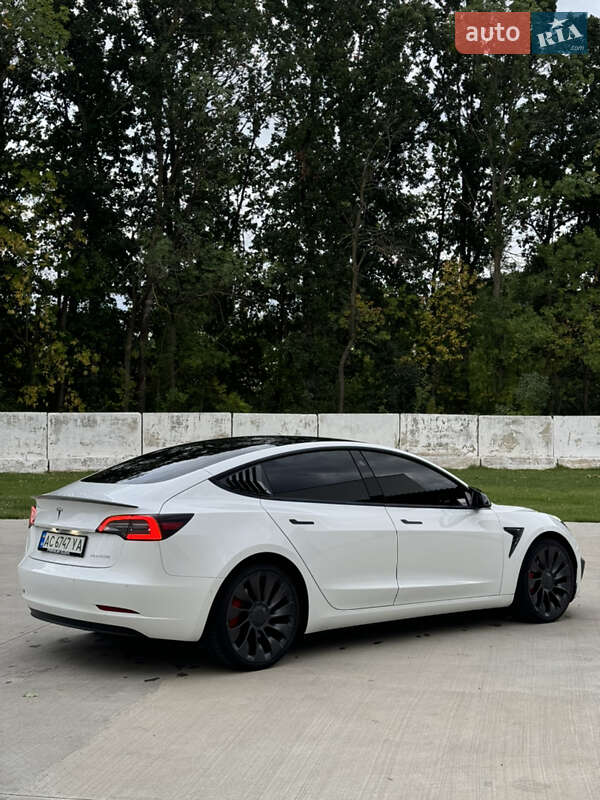 Седан Tesla Model 3 2021 в Луцьку