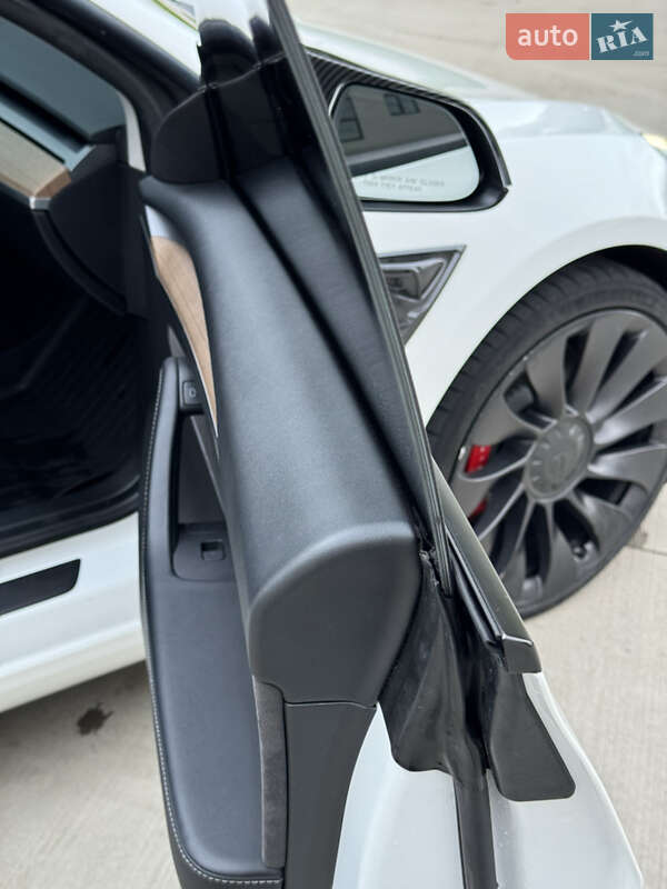Седан Tesla Model 3 2021 в Луцьку