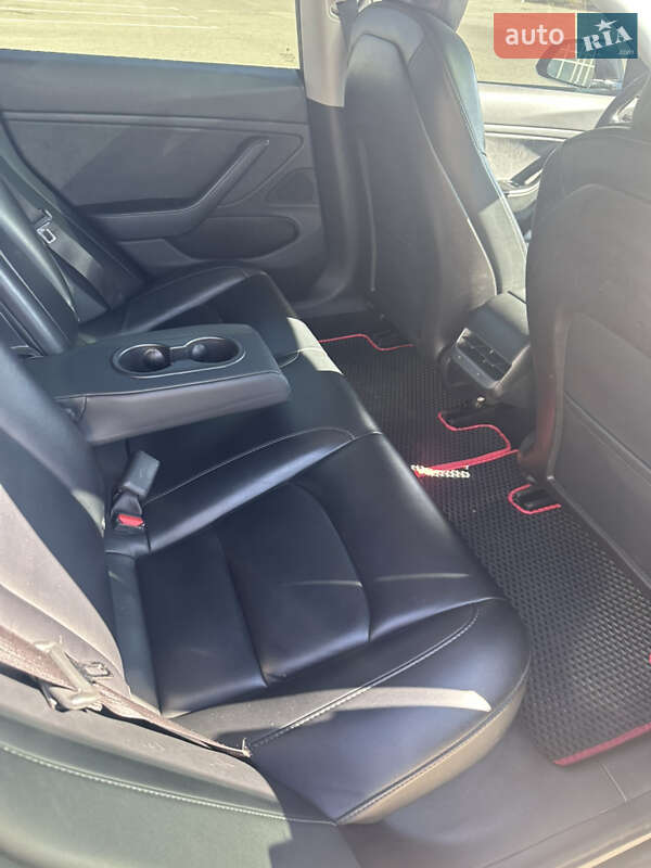 Седан Tesla Model 3 2019 в Харкові