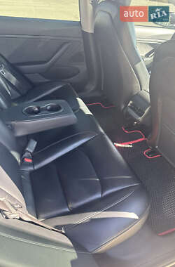 Седан Tesla Model 3 2019 в 