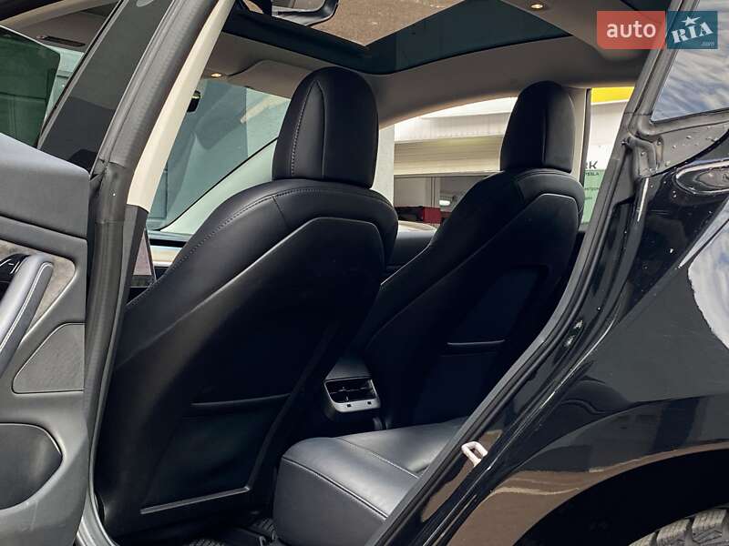 Седан Tesla Model 3 2018 в Києві