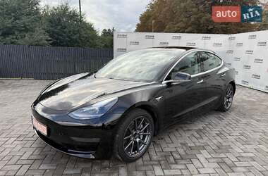 Седан Tesla Model 3 2020 в 