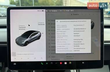 Седан Tesla Model 3 2020 в 