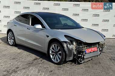 Седан Tesla Model 3 2018 в Луцке
