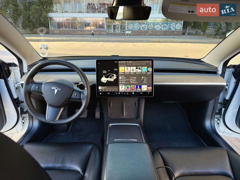 Седан Tesla Model 3 2021 в Днепре