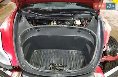 Седан Tesla Model 3 2023 в 