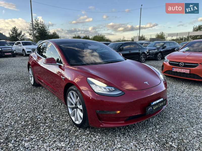 Седан Tesla Model 3 2018 в Ивано-Франковске