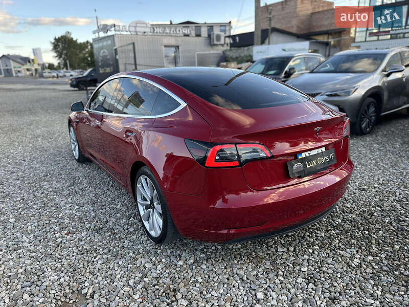Седан Tesla Model 3 2018 в Ивано-Франковске
