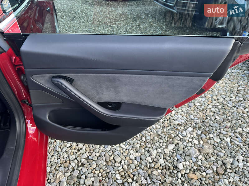 Седан Tesla Model 3 2018 в Ивано-Франковске