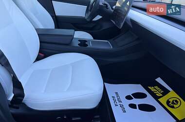 Седан Tesla Model 3 2020 в 