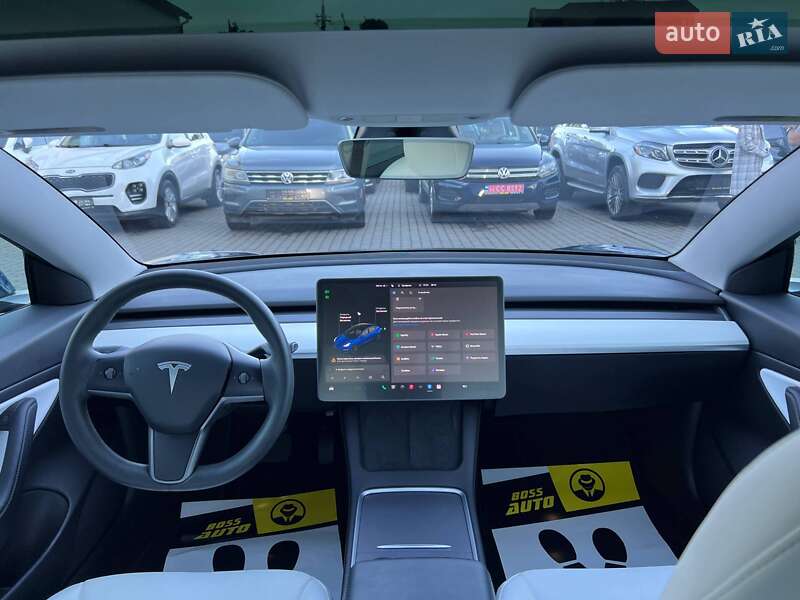 Седан Tesla Model 3 2020 в Івано-Франківську