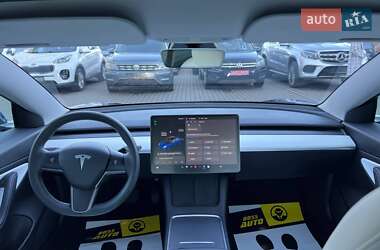 Седан Tesla Model 3 2020 в 