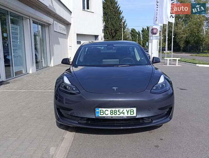 Седан Tesla Model 3 2022 в Кременчуці