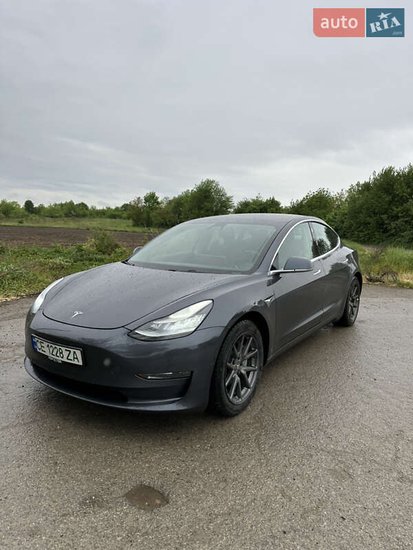 Седан Tesla Model 3 2019 в Черновцах
