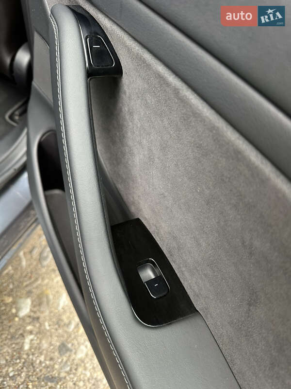 Седан Tesla Model 3 2019 в Черновцах