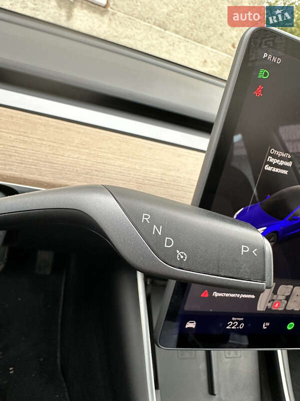 Седан Tesla Model 3 2019 в Черновцах