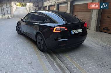 Седан Tesla Model 3 2021 в 