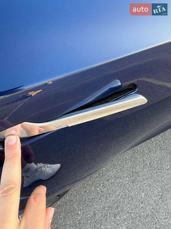 Седан Tesla Model 3 2018 в Львові