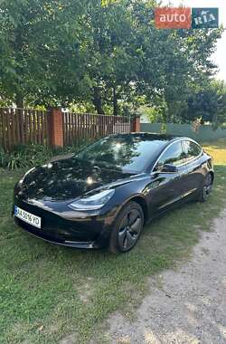 Седан Tesla Model 3 2020 в Киеве