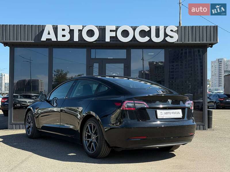 Седан Tesla Model 3 2020 в Киеве