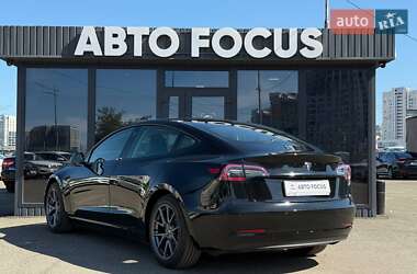 Седан Tesla Model 3 2020 в 