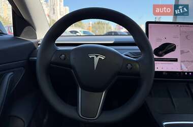 Седан Tesla Model 3 2020 в 