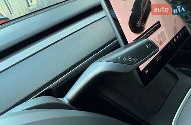 Седан Tesla Model 3 2020 в 