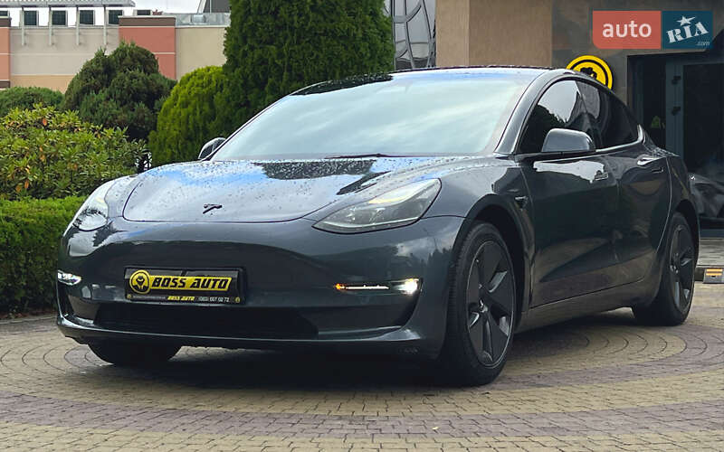Седан Tesla Model 3 2022 в Львові